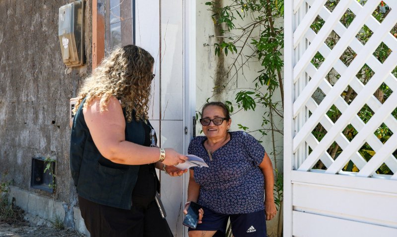 A aposentada Sonimar Souza de Andrade também aprovou a presença dos técnicos e destacou a importância de receber informações sobre o que será realizado nas ruas do bairro