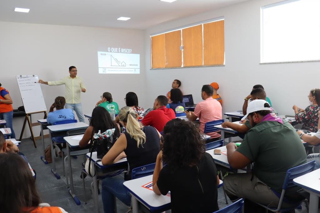 Núcleos comunitários auxiliam Defesa Civil na prevenção de riscos em  Aracaju - Prefeitura de Aracaju
