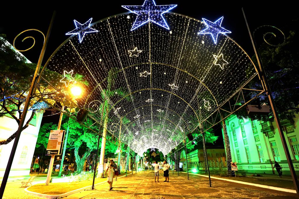 Natal Iluminado no Centro apresenta Antônio Rogério & Chico Queiroga e  Silvio Soul - Prefeitura de Aracaju
