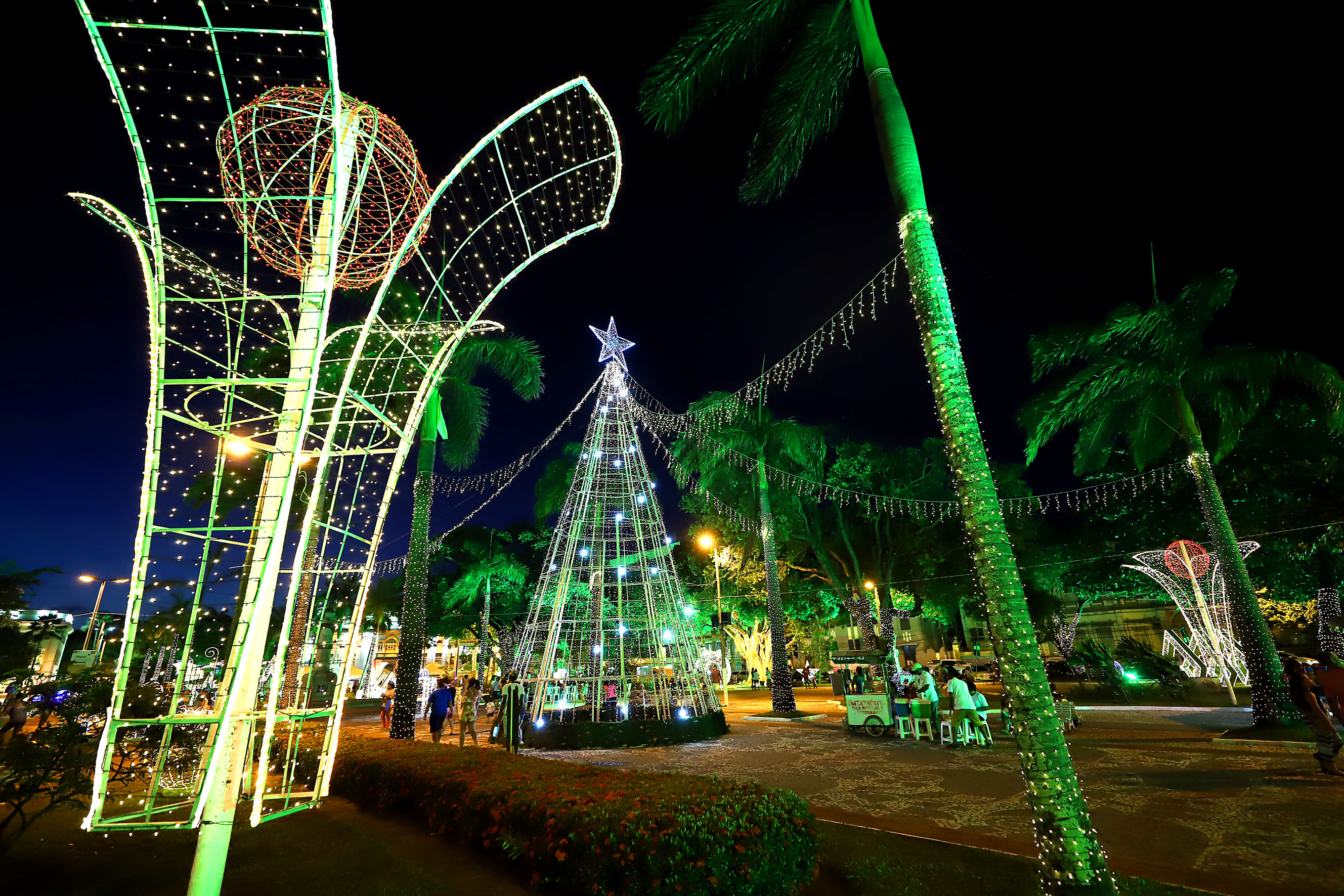 Trade turístico reconhece importância do Natal Iluminado para retomada  econômica - Prefeitura de Aracaju