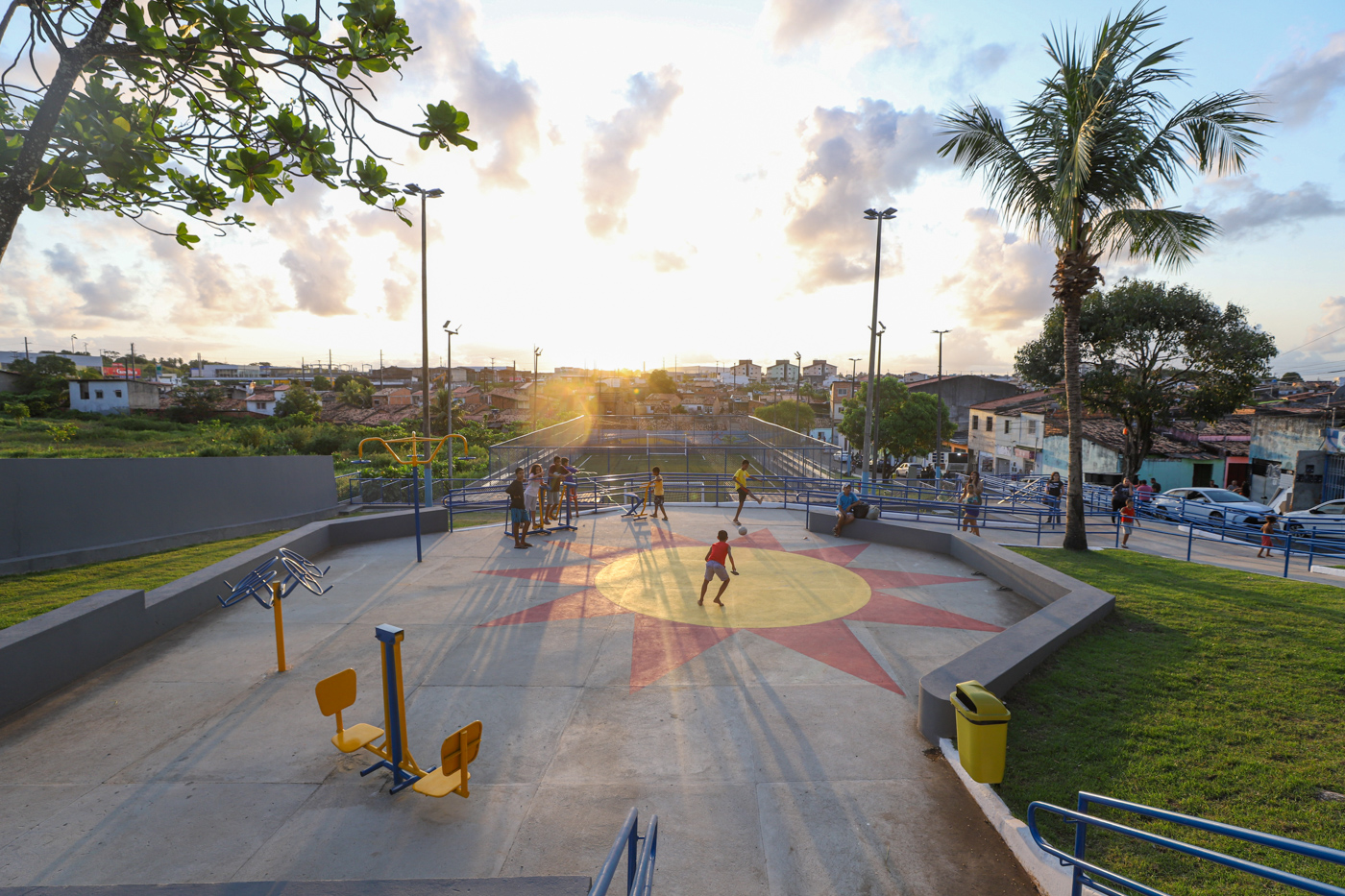 Comunidade do bairro Olaria celebra revitalização da praça Papa João ...